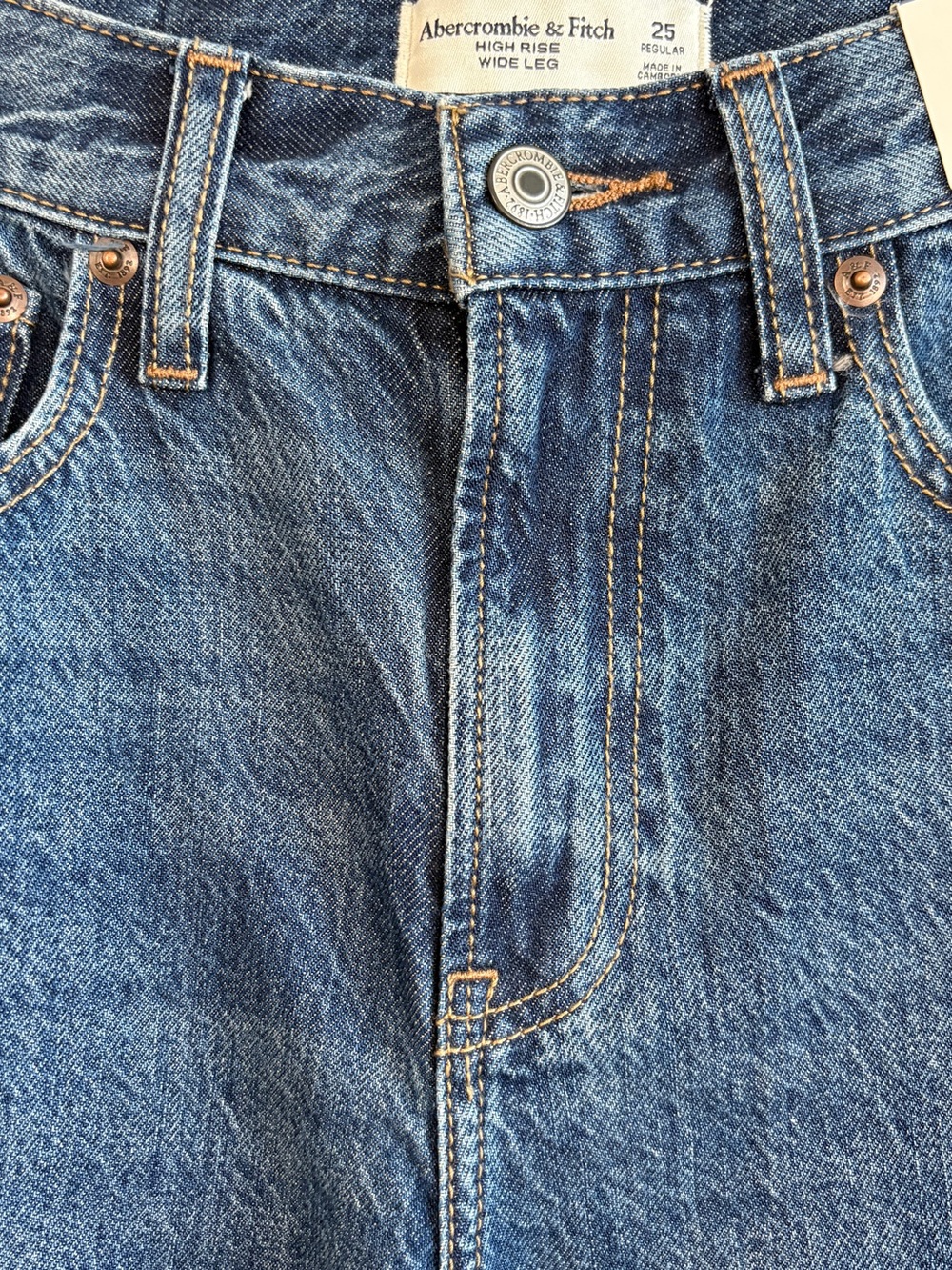 Abercrombie & Fitch Wide-Leg High Rise Jeans in Dark Blue - Picture 4 of 16